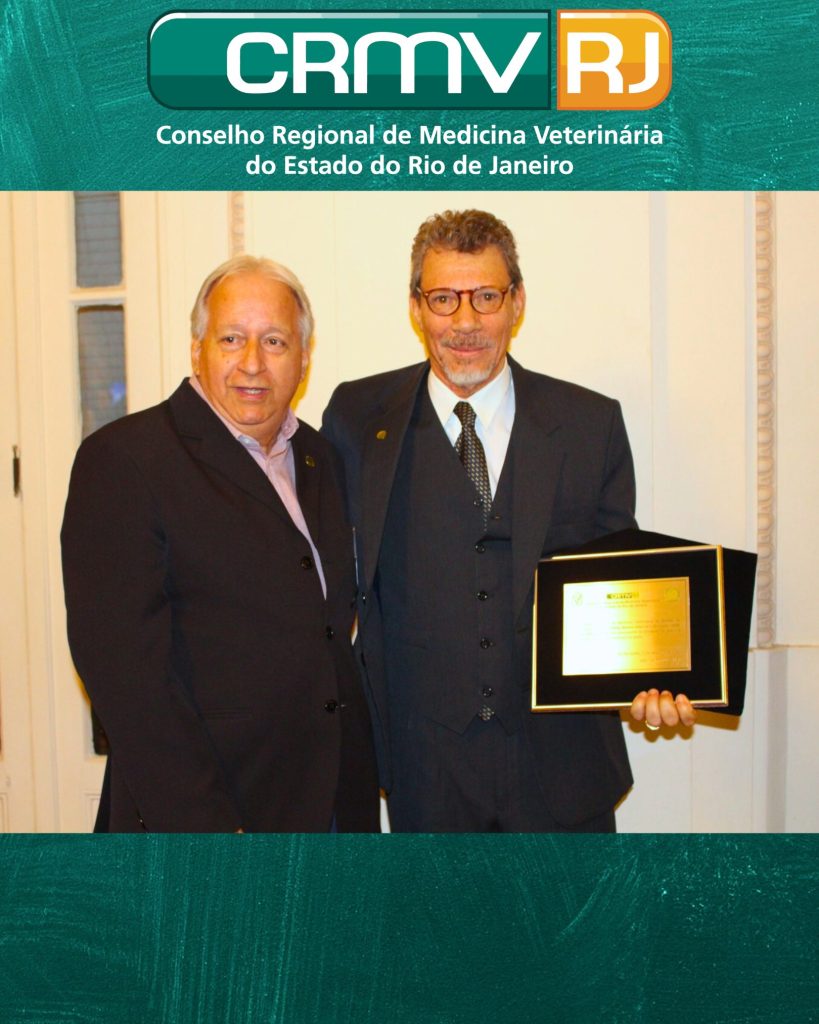 Dr. Carlos Alberto Magioli ao lado do homenageado dr. Luiz Carlos Reis